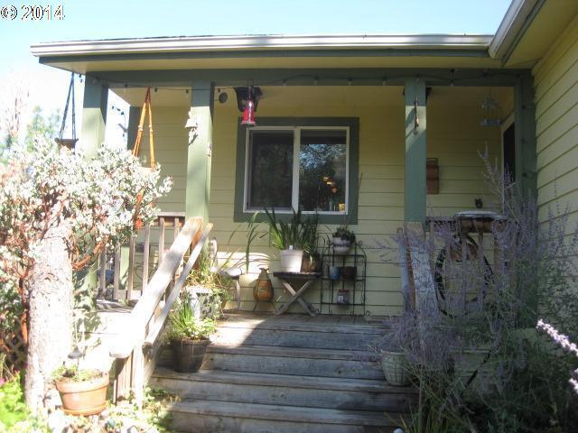 567 Earhart Road Rogue River, OR 97537 - Photo 2 of 10 Gallery Image 2