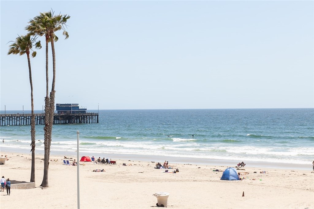 2410 West Oceanfront Newport Beach, CA 92663 - Photo 11 of 12