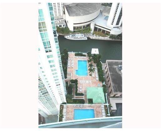 41 Southeast 5th Street, Unit 2002 Miami, FL 33131 - Photo 13 of 14