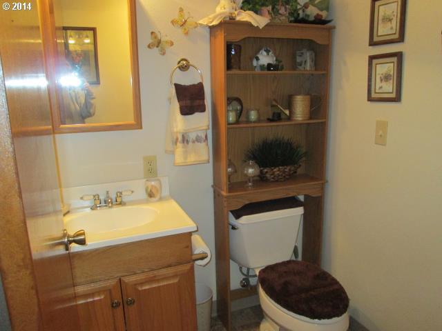 1230 Princeton Road Woodburn, OR 97071 - Photo 10 of 14 Gallery Image 10