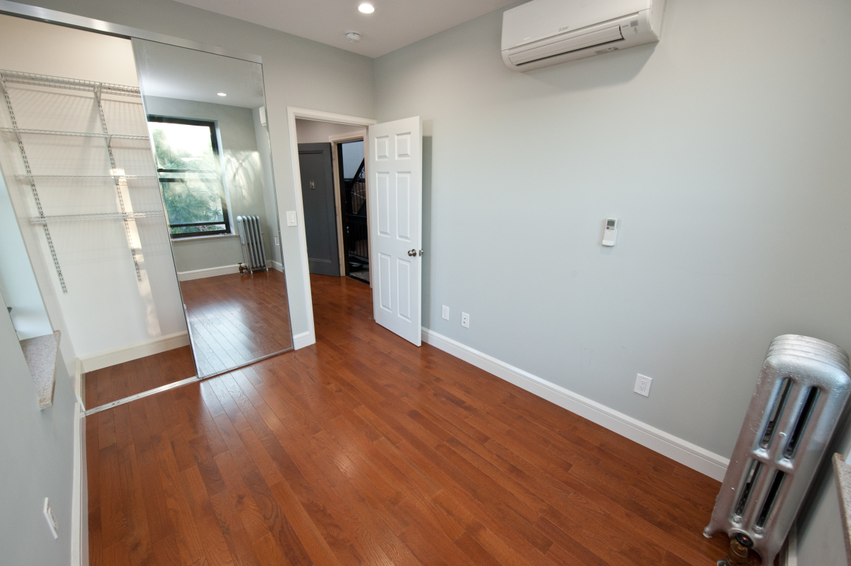 25-60 45th Street, Unit 3R Queens, NY 11103 - Photo 7 of 9