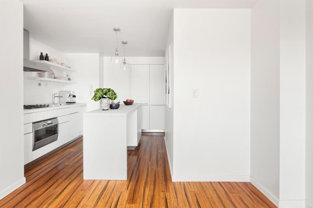 15 Charles Street, Unit 10F Manhattan, NY 10014 - Photo 3 of 8