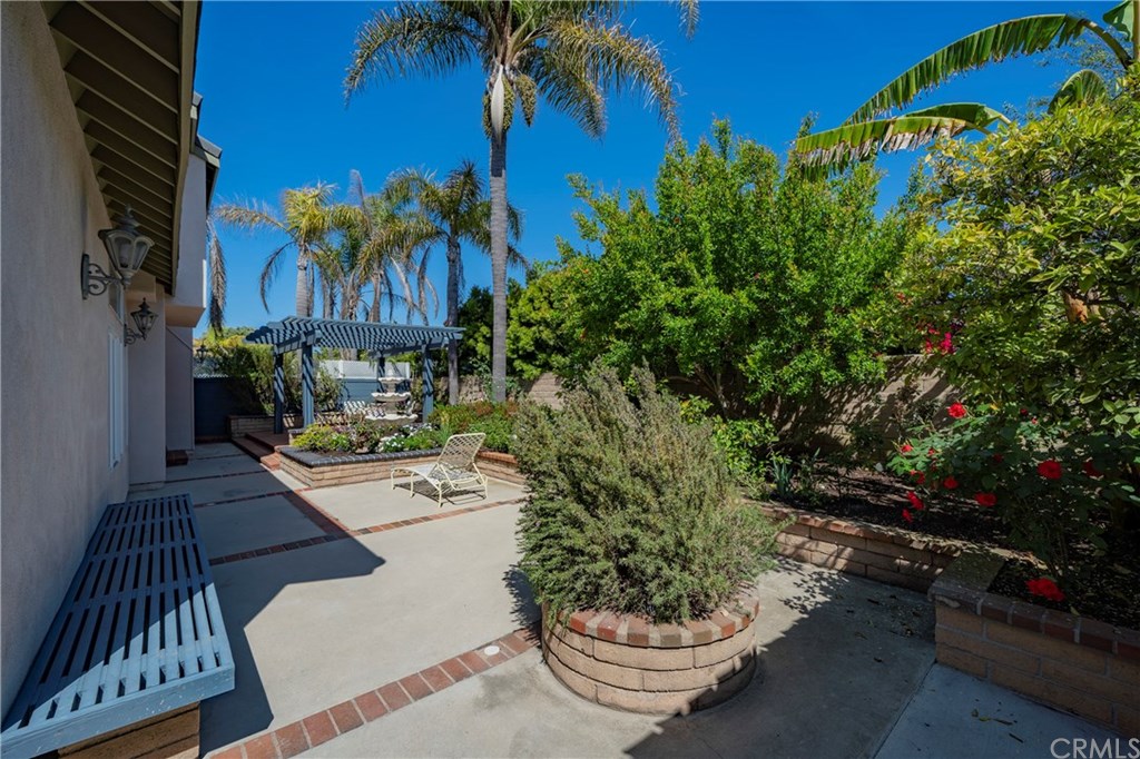 16282 Typhoon Lane Huntington Beach, CA 92649 - Photo 18 of 39