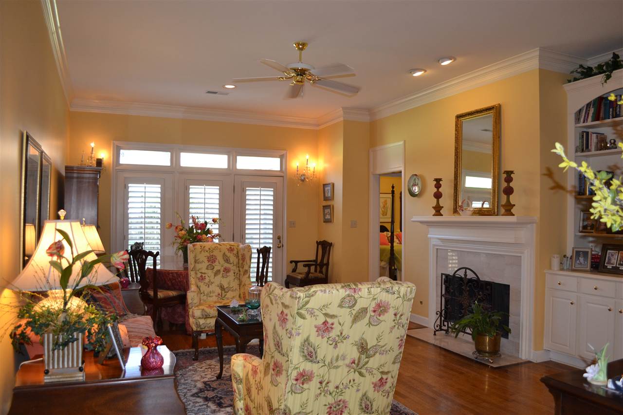 1721 Village Ridge Road Collierville, TN 38017 - Photo 5 of 20 Living Room