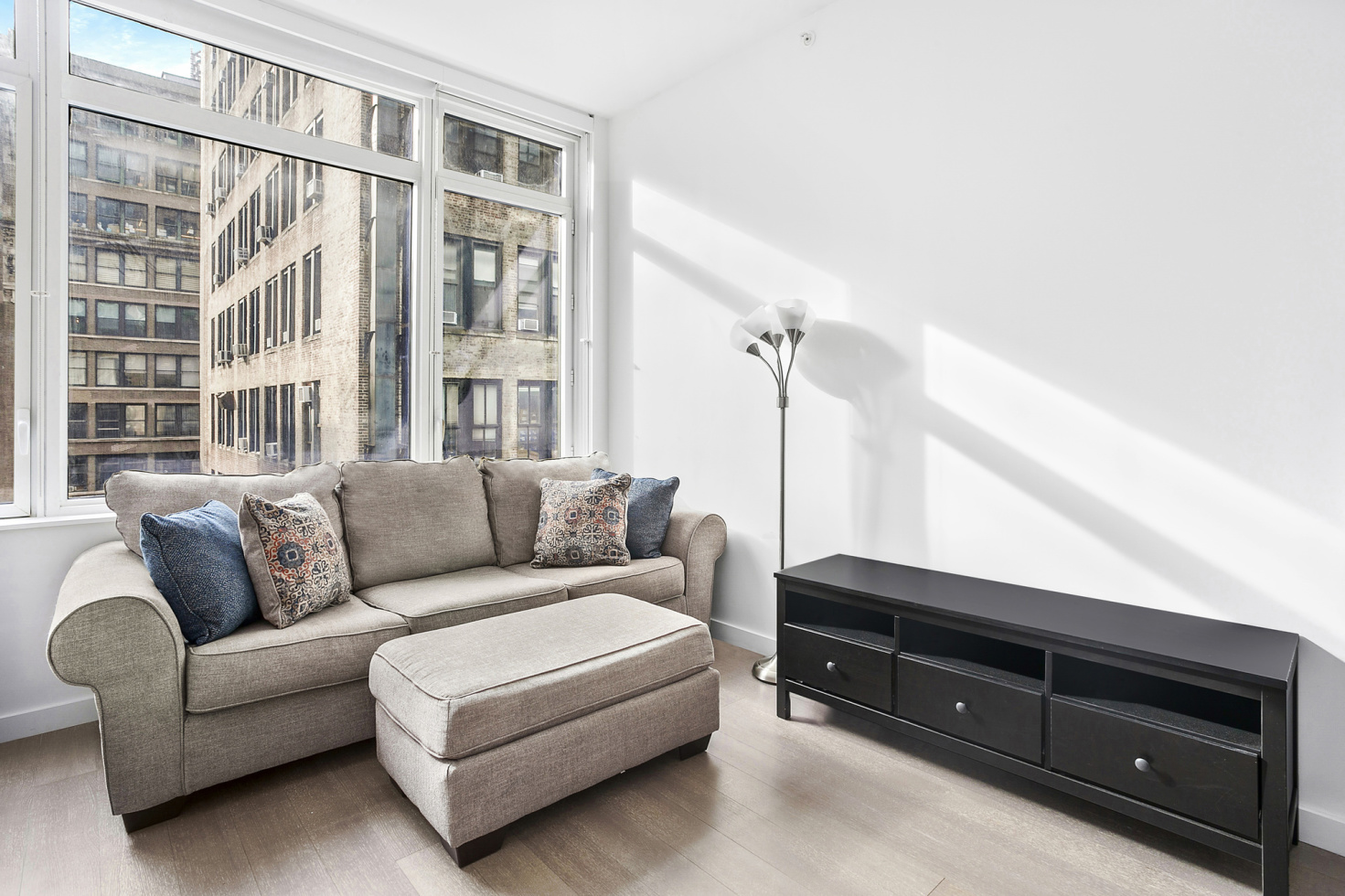 42 West 33rd Street, Unit 11F Manhattan, NY 10001 - Photo 3 of 9