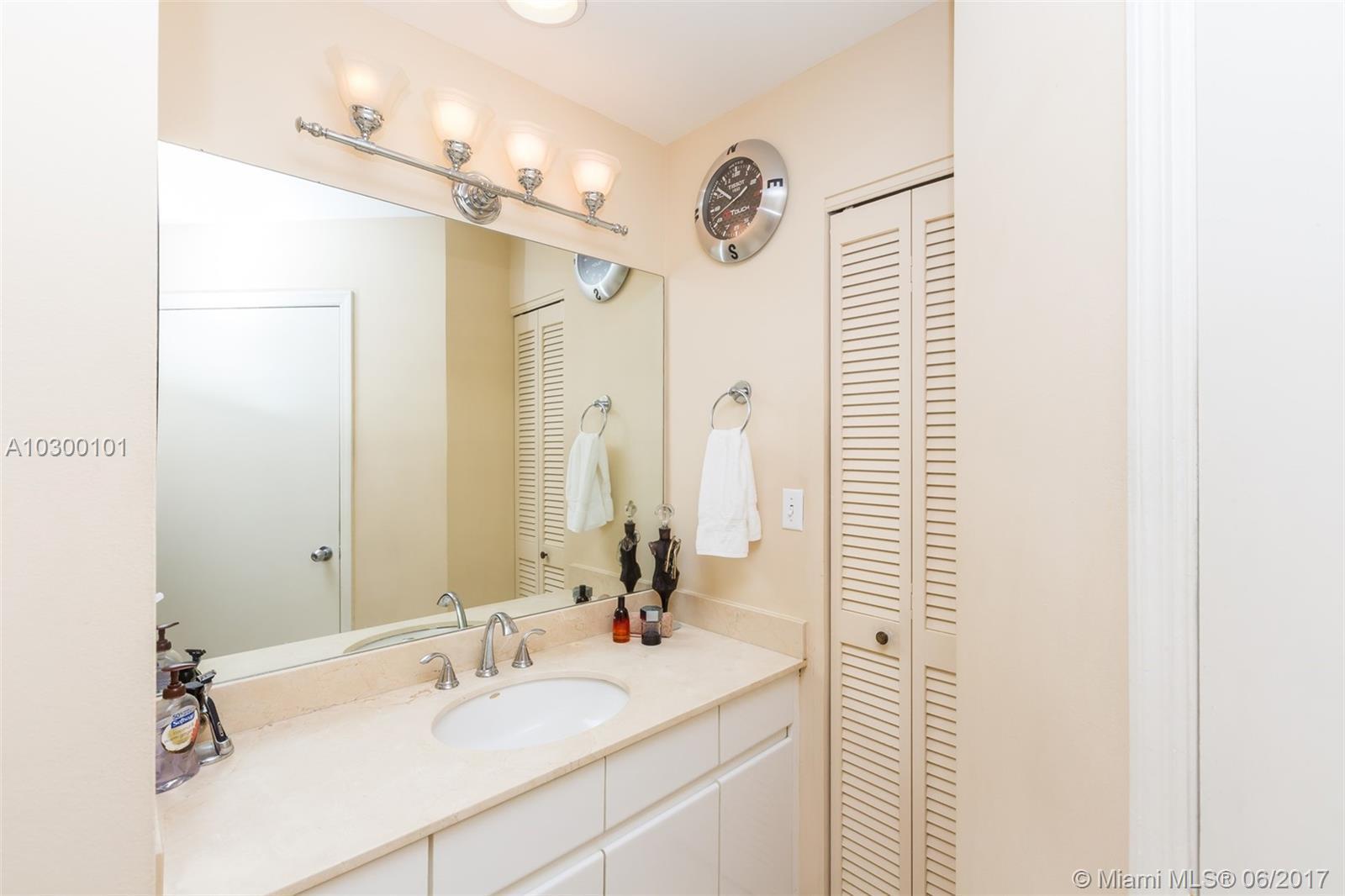 888 Brickell Key Drive, Unit 500 Miami, FL 33131 - Photo 11 of 28