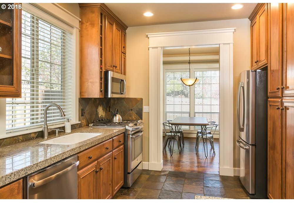 4548 Southwest Taylors Ferry Road Portland, OR 97219 - Photo 25 of 25 Gallery Image 25
