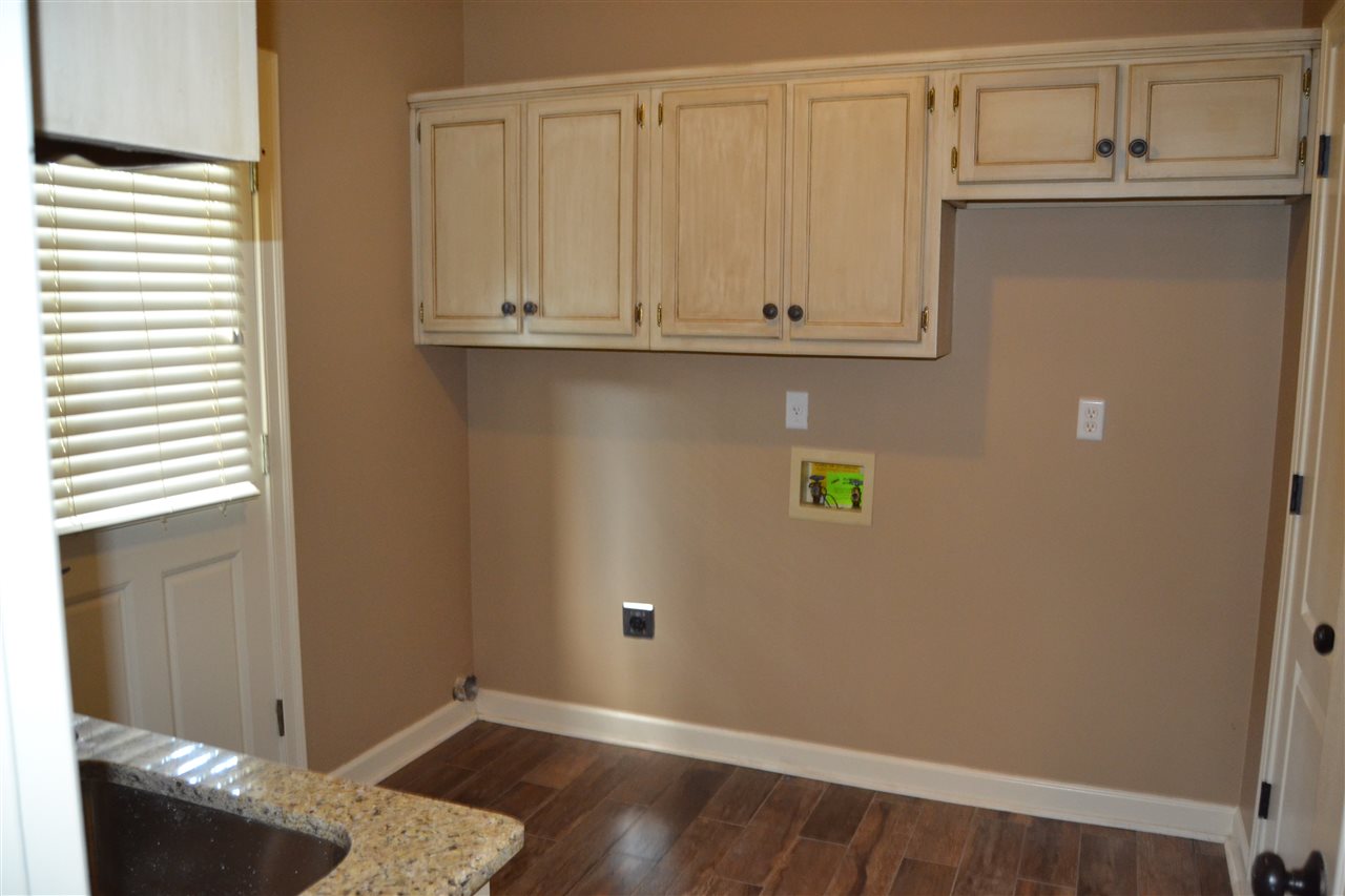 7358 Crestridge Road Memphis, TN 38138 - Photo 13 of 25 Gallery Image 13