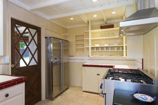 1602 Burgundy Road Encinitas, CA 92024 - Photo 12 of 25