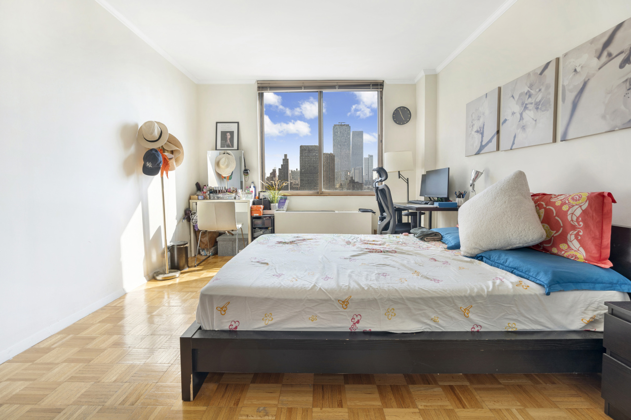 350 West 50th Street, Unit 22C Manhattan, NY 10019 - Photo 5 of 13