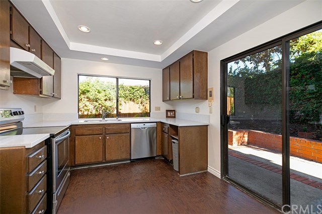 5001 Paseo Dali Irvine, CA 92603 - Photo 6 of 14 Efficiently layout of the kitchen space with a lot of light