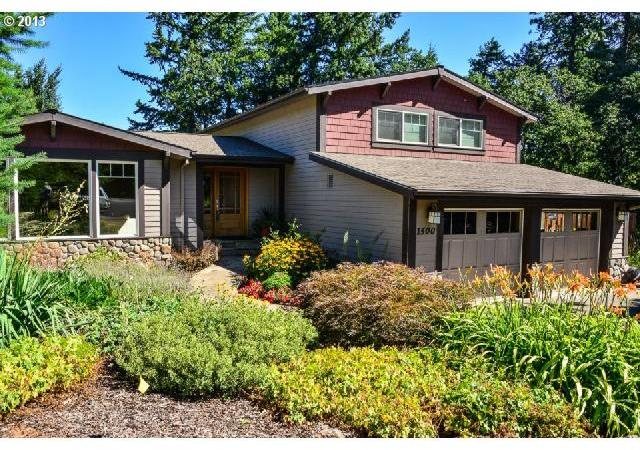 1500 Country Club Road Hood River, OR 97031 - Photo 2 of 16 Gallery Image 2