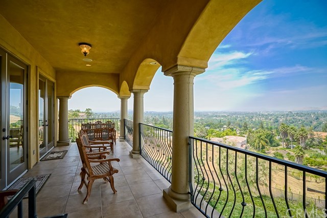 5902 Claridge Drive Riverside, CA 92506 - Photo 5 of 65