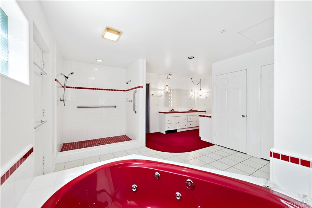 1055 Summit Drive Laguna Beach, CA 92651 - Photo 27 of 75