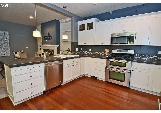 8950 Southwest Taylors Ferry Road Portland, OR 97223 - Photo 4 of 16 Gallery Image 4