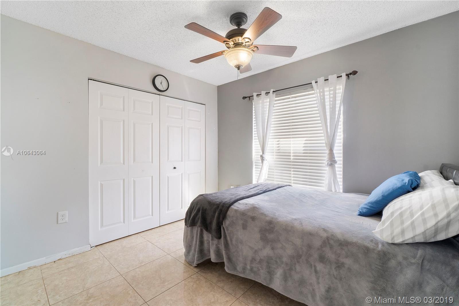 4334 Southwest 72nd Way Davie, FL 33314 - Photo 17 of 23