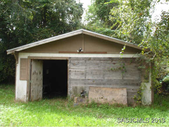4633 Sixth Avenue St. Augustine, FL 32095 - Photo 4 of 7 Garage/workshop