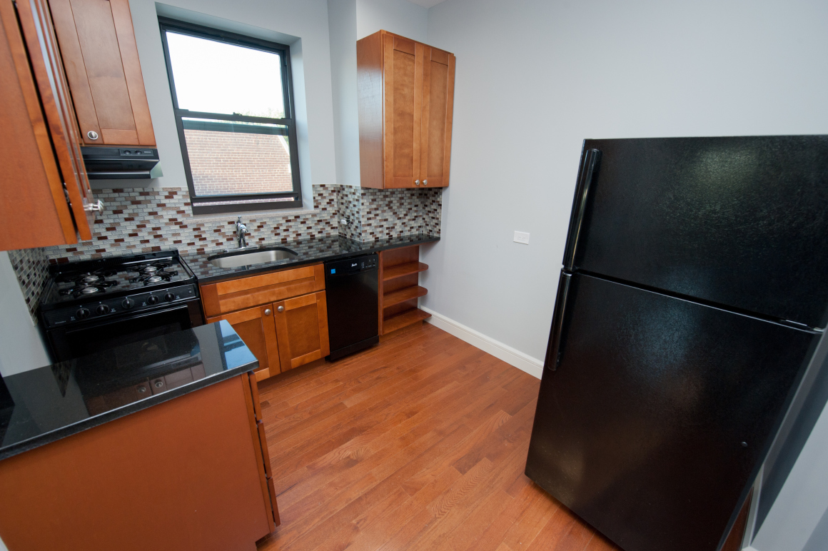 25-60 45th Street, Unit 3R Queens, NY 11103 - Photo 7 of 9