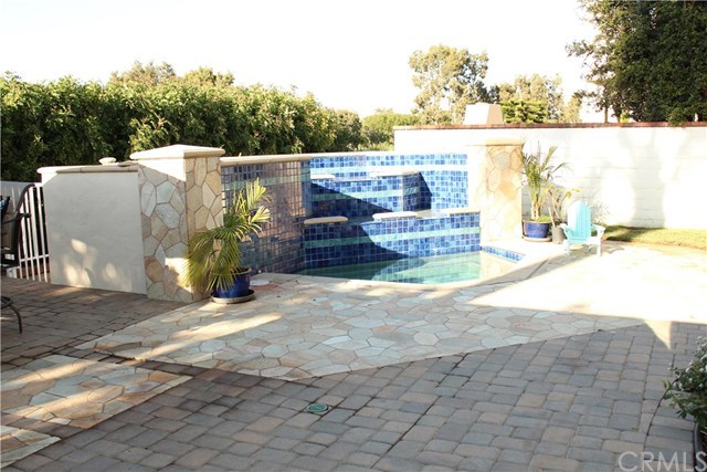 7 Hillsborough Newport Beach, CA 92660 - Photo 21 of 32