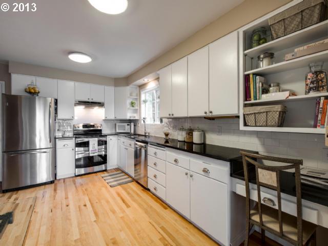 1330 Southwest Dolph Street Portland, OR 97219 - Photo 5 of 16 Gallery Image 5
