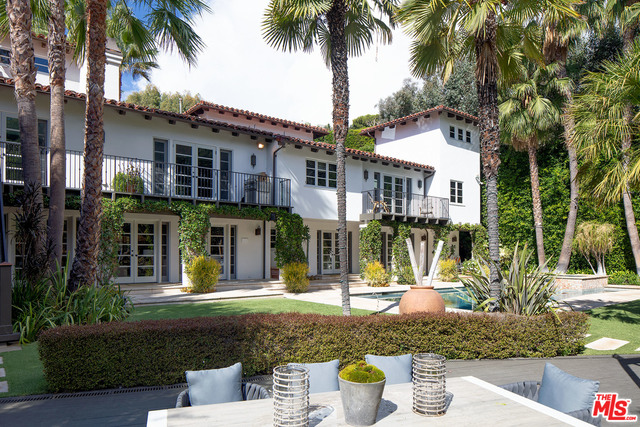 475 Halvern Drive Los Angeles, CA 90049 - Photo 14 of 26