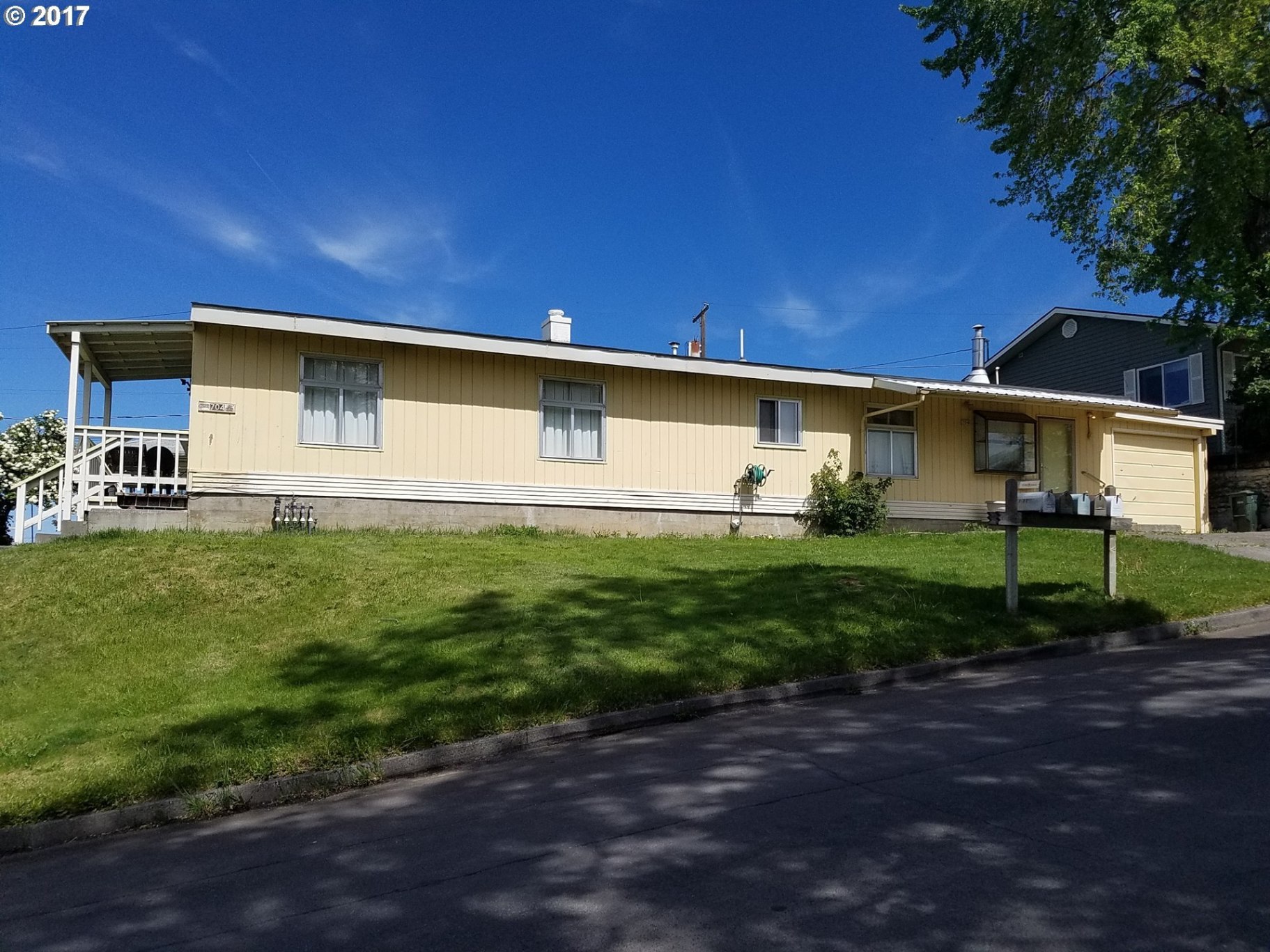 704 Southeast 6th Street Pendleton, OR 97801 - Photo 1 of 12