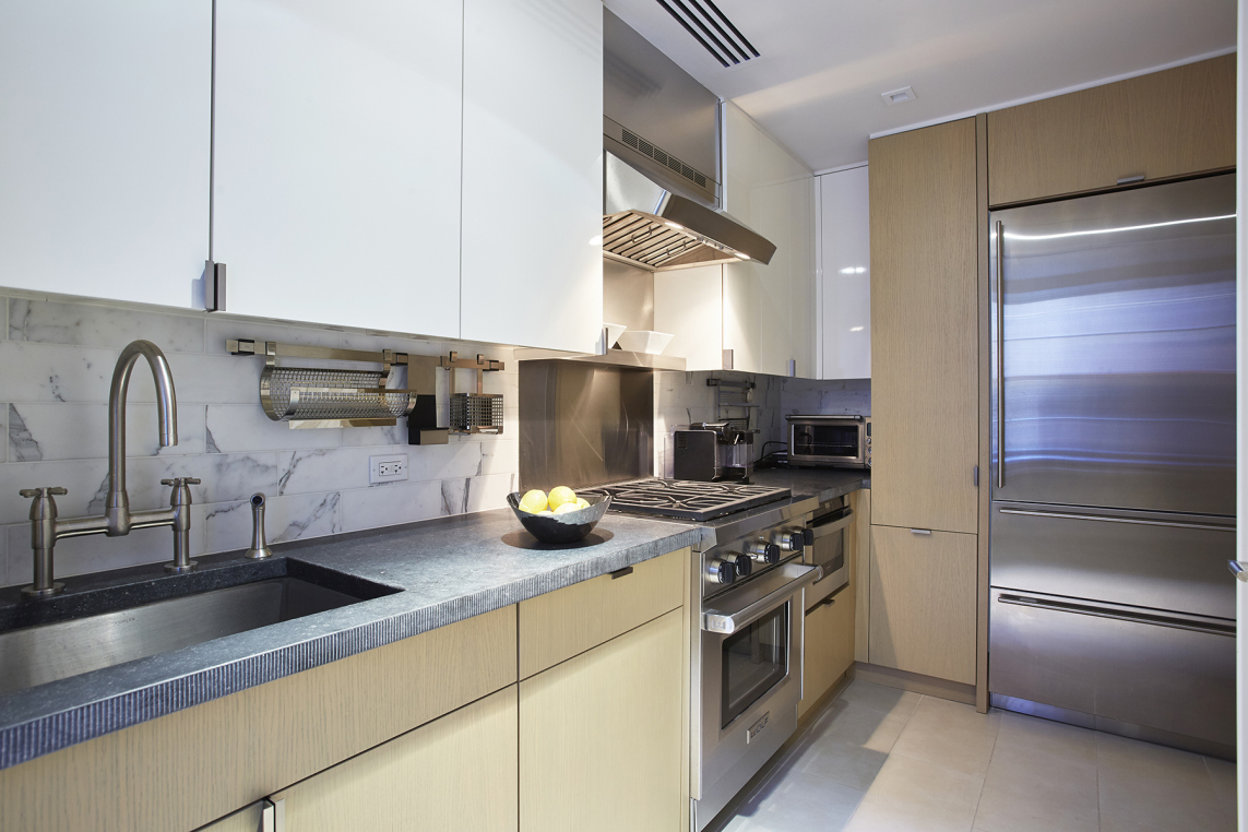 141 East 88th Street, Unit 3B Manhattan, NY 10128 - Photo 3 of 9