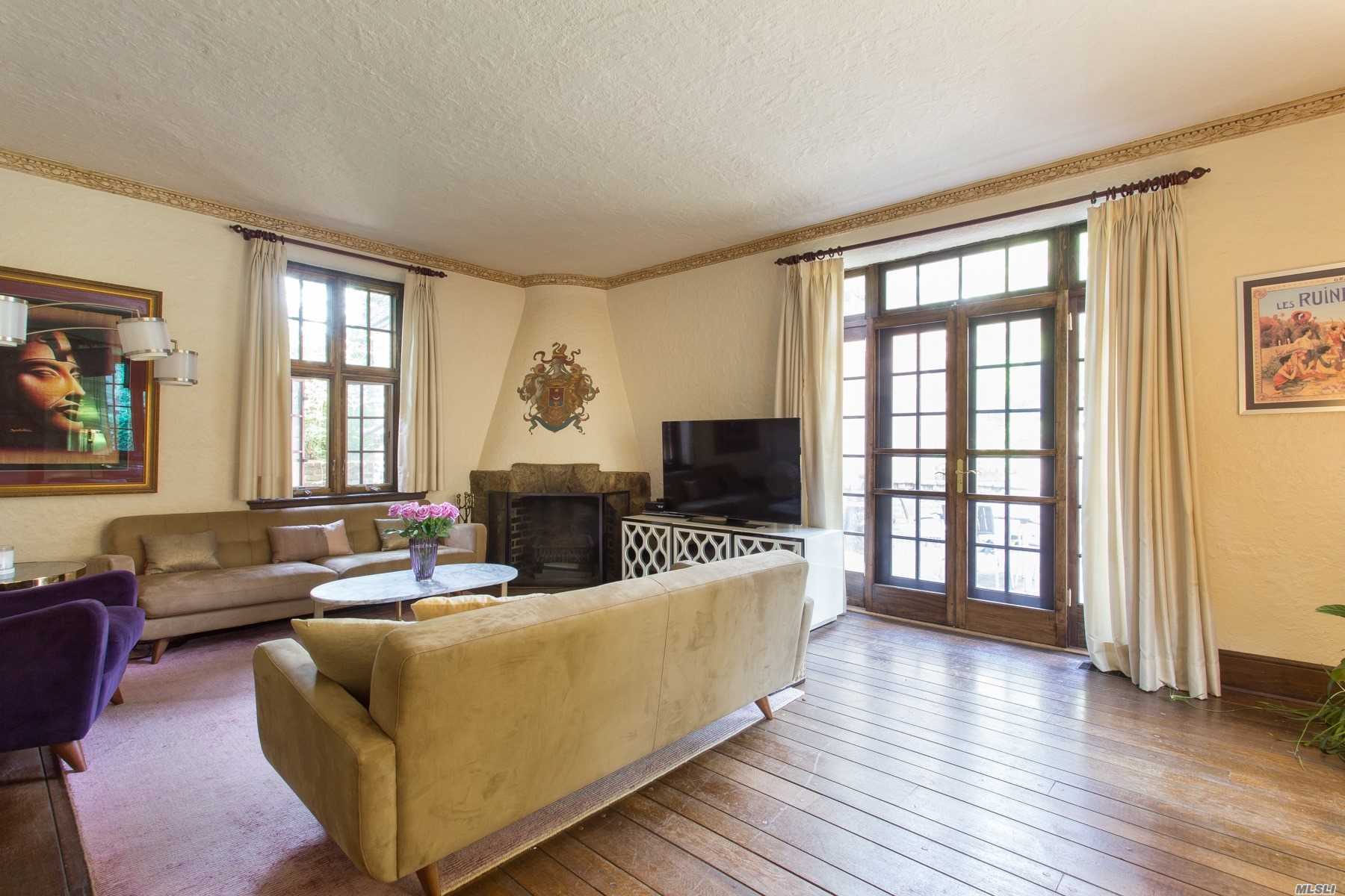 7 Holder Place Queens, NY 11375 - Photo 2 of 19