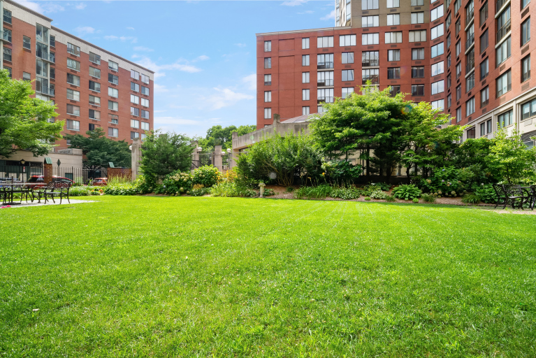 Battery Pointe Condominium 300 Rector Pl, Manhattan, NY 10280 - Photo 6 of 6