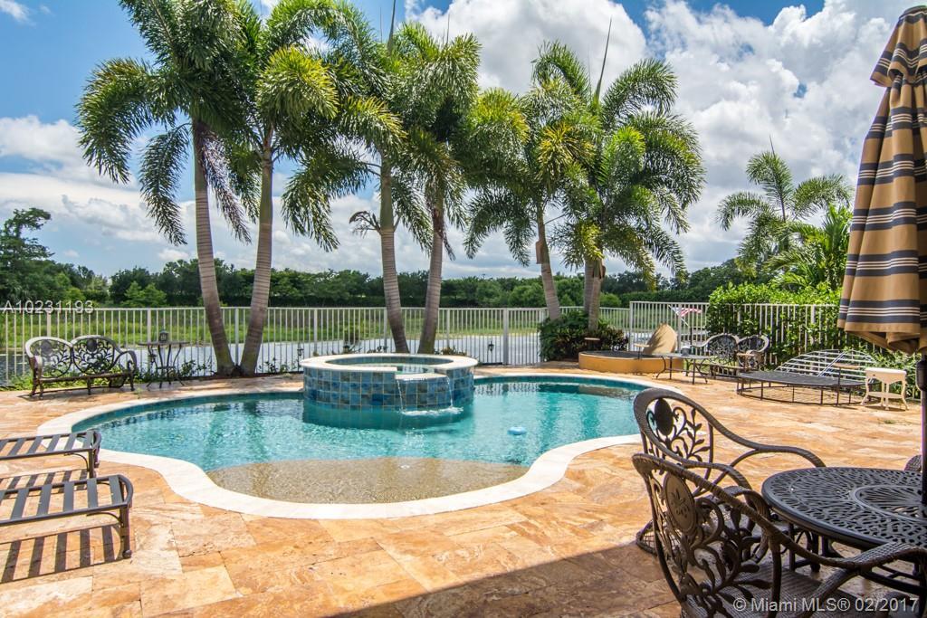 9946 Vía Bernini Lake Worth, FL 33467 - Photo 5 of 35