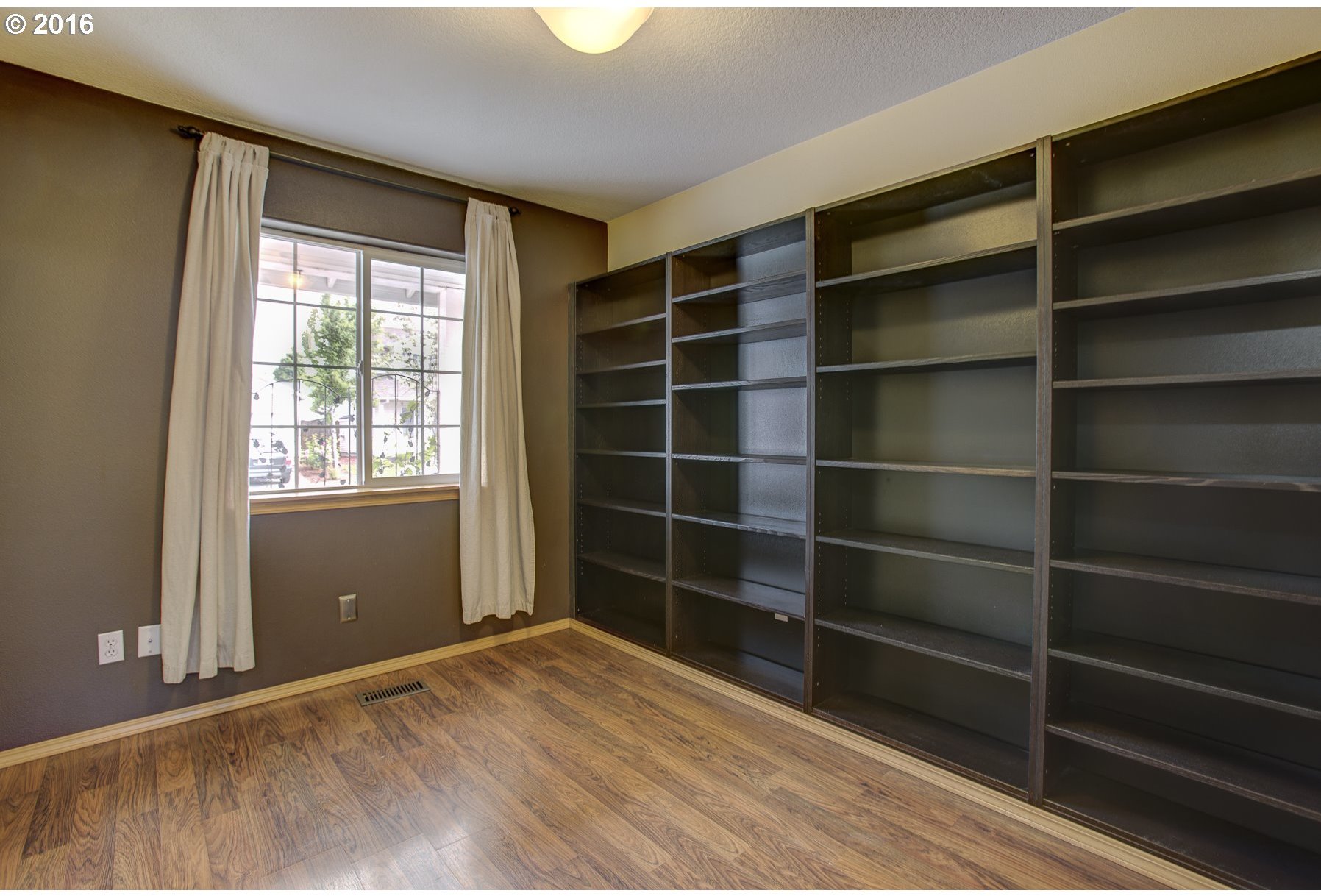 1024 Northeast Mariners Loop Portland, OR 97211 - Photo 10 of 24 Gallery Image 10