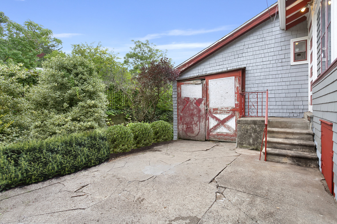 514 East 16th Street Brooklyn, NY 11226 - Photo 14 of 15