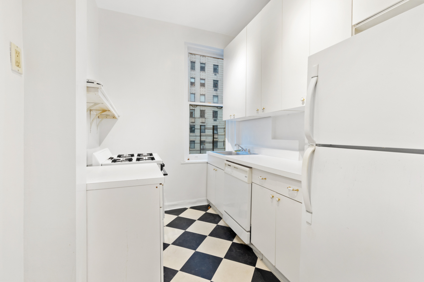 50 East 96th Street, Unit 3B Manhattan, NY 10128 - Photo 3 of 6