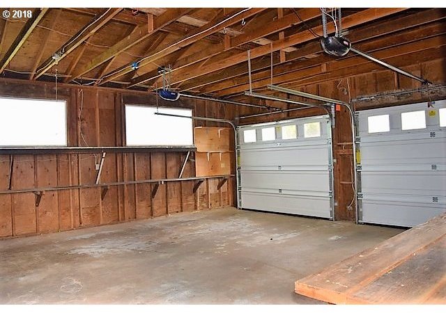 708 Crestview Drive Reedsport, OR 97467 - Photo 4 of 32