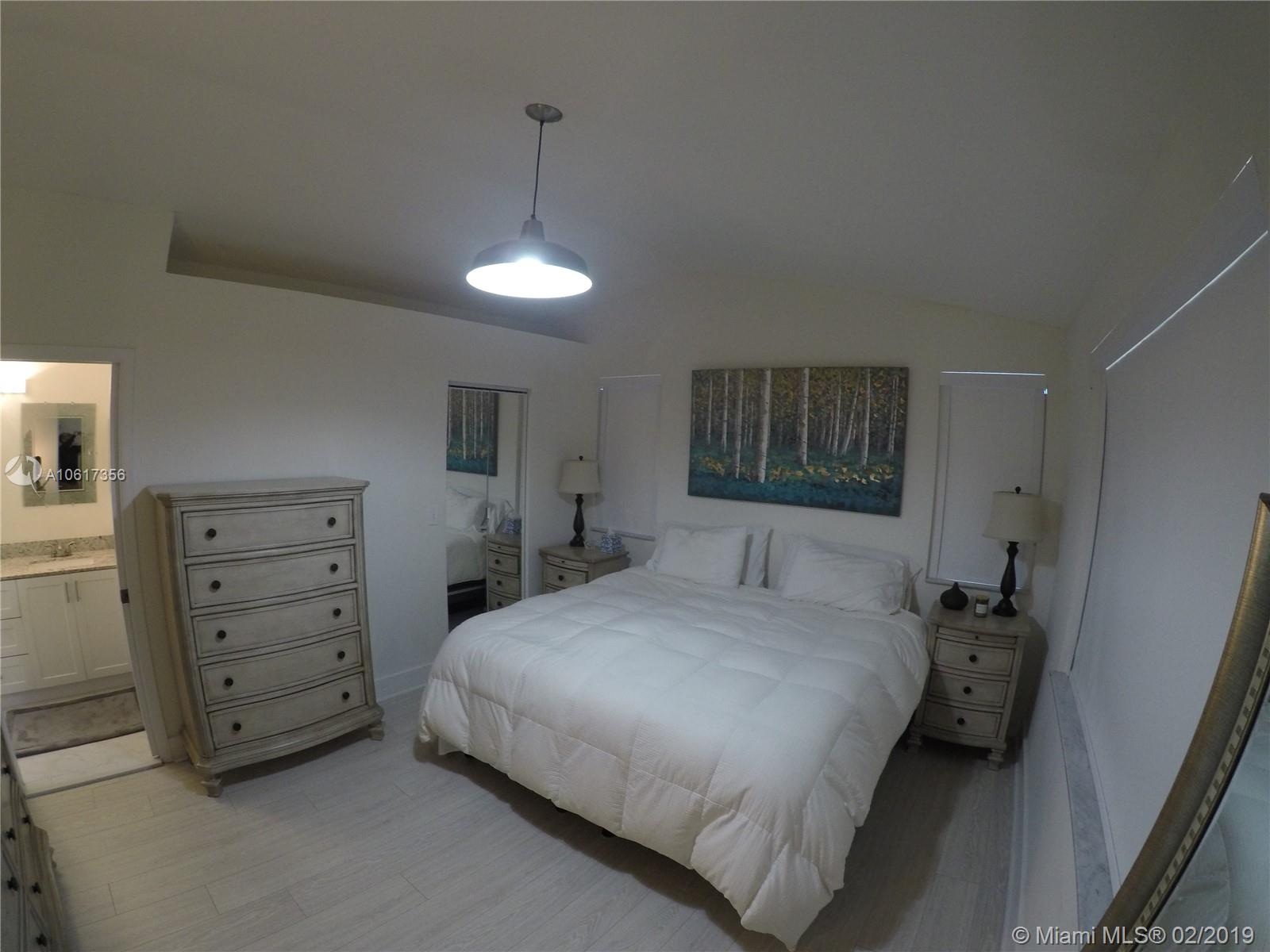 811 Southwest 178th Way Pembroke Pines, FL 33029 - Photo 4 of 51