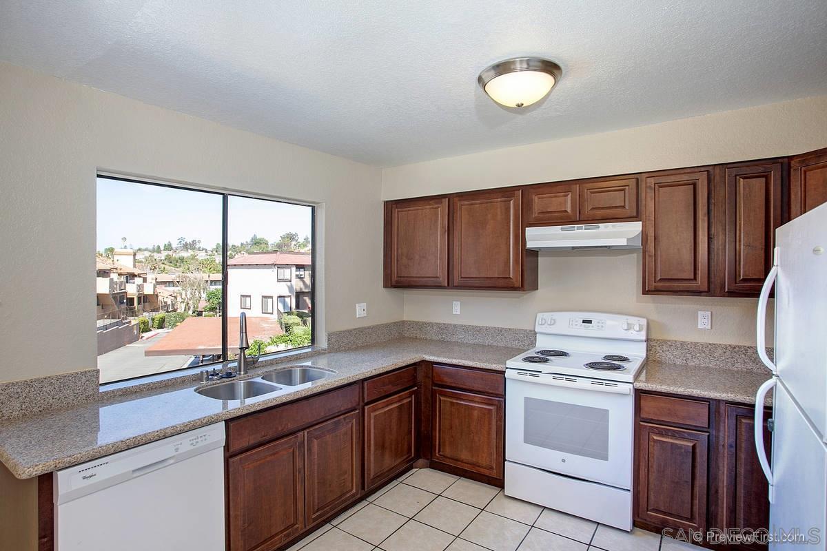 955 Postal Way, Unit 37 Vista, CA 92083 - Photo 7 of 17