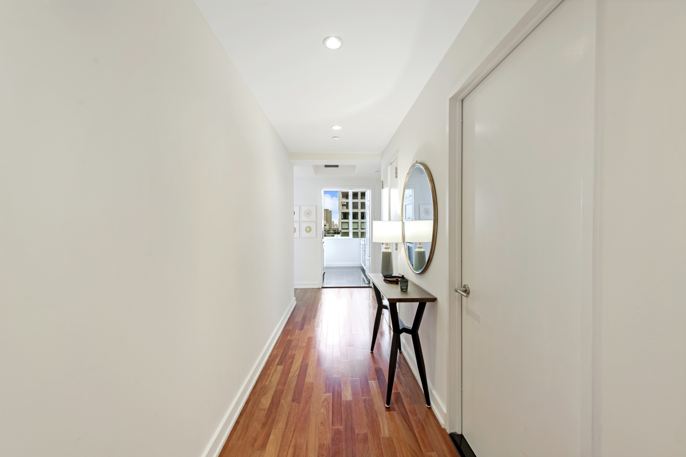 60 East 55th Street, Unit 33A Manhattan, NY 10022 - Photo 9 of 12