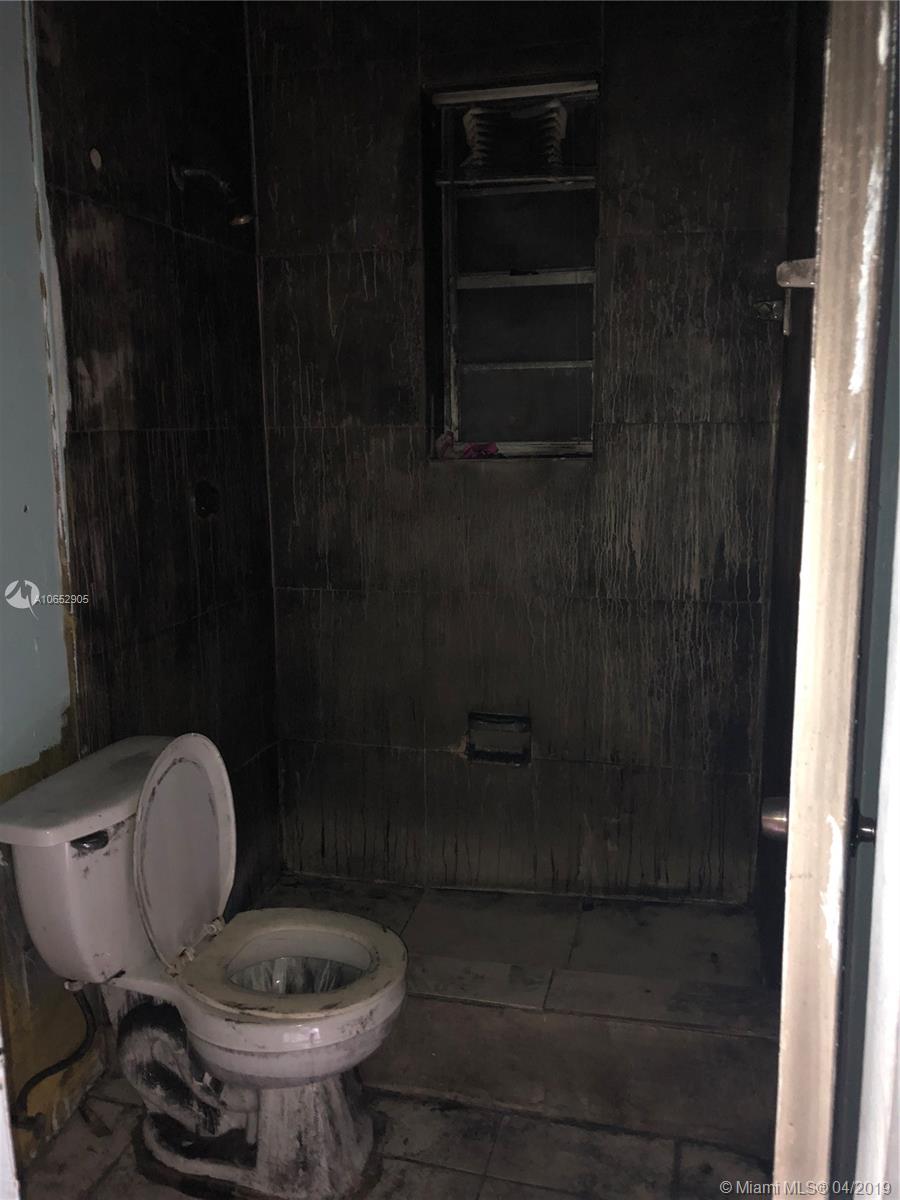 10020 Southwest 171st Street Miami, FL 33157 - Photo 12 of 20