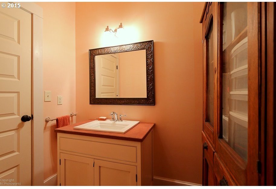 522 Upper Lakeview Road White Salmon, WA 98672 - Photo 25 of 32 Gallery Image 25