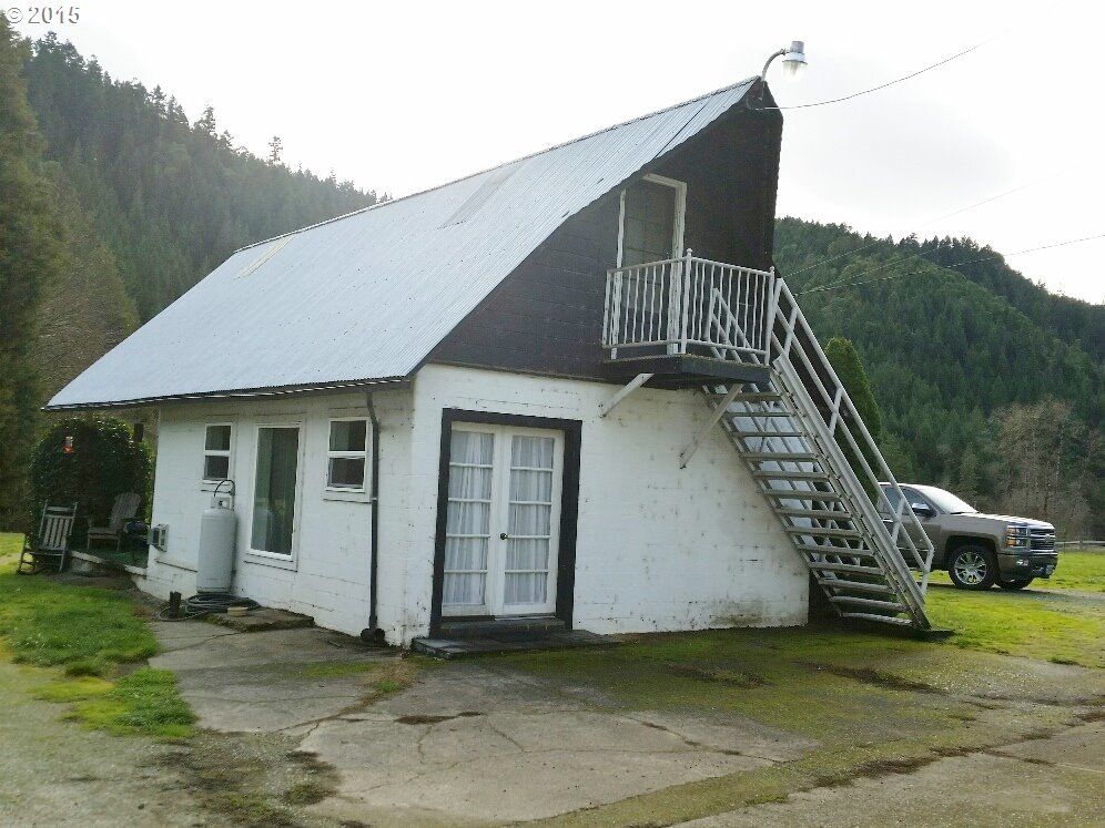 10508 South Myrtle Road Myrtle Creek, OR 97457 - Photo 10 of 26 Gallery Image 10