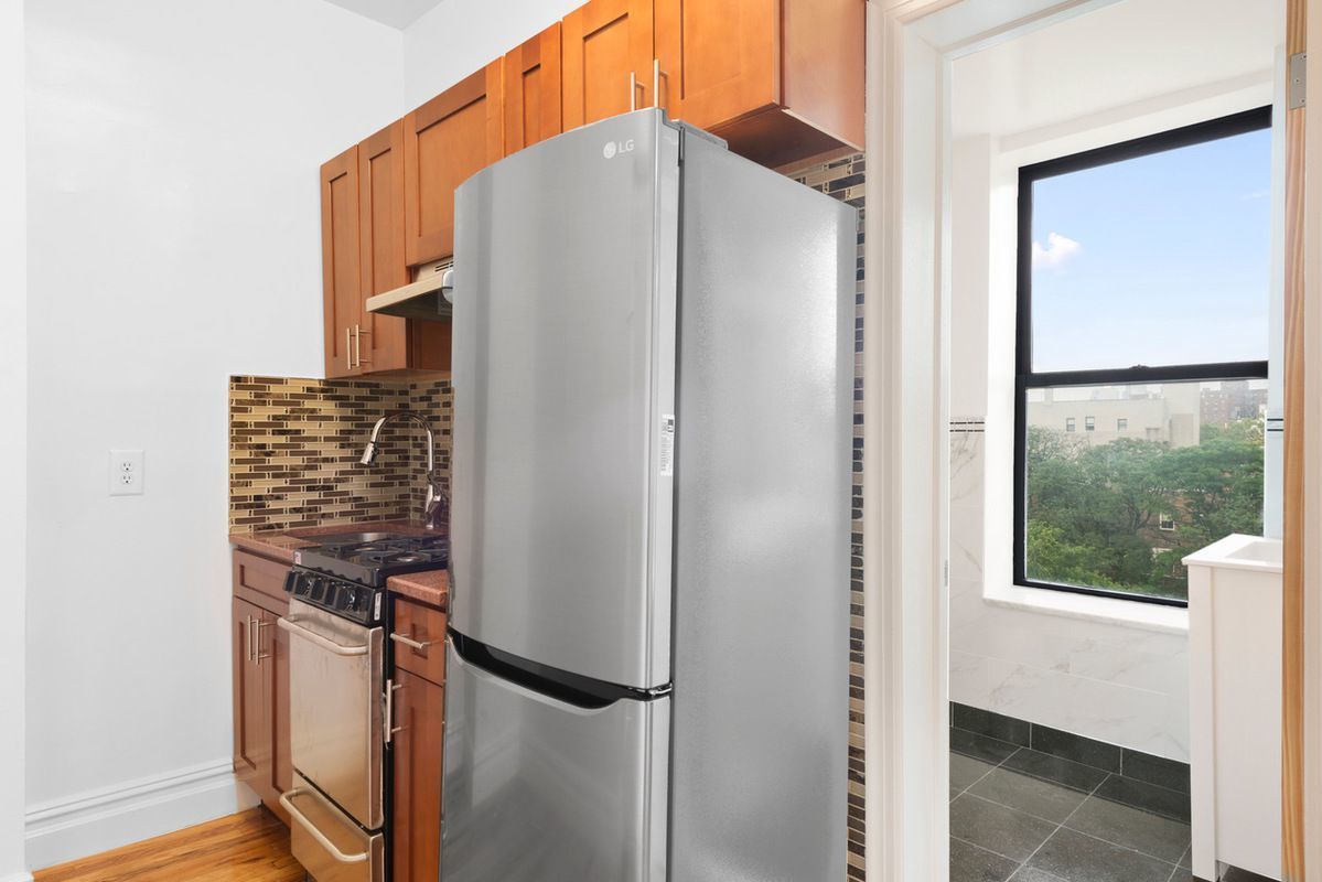 243 Henry Street, Unit 24 Manhattan, NY 10002 - Photo 5 of 7