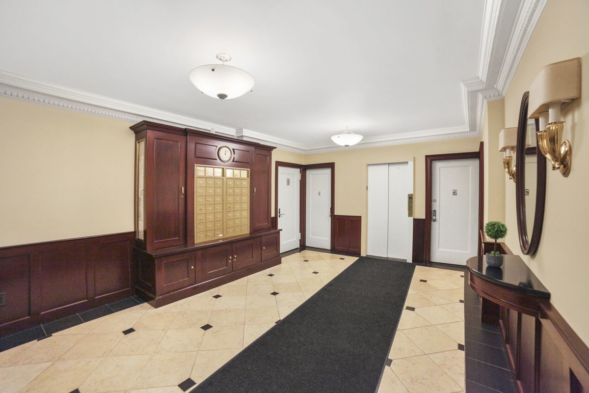 240 West 75th Street, Unit 4D Manhattan, NY 10023 - Photo 8 of 10