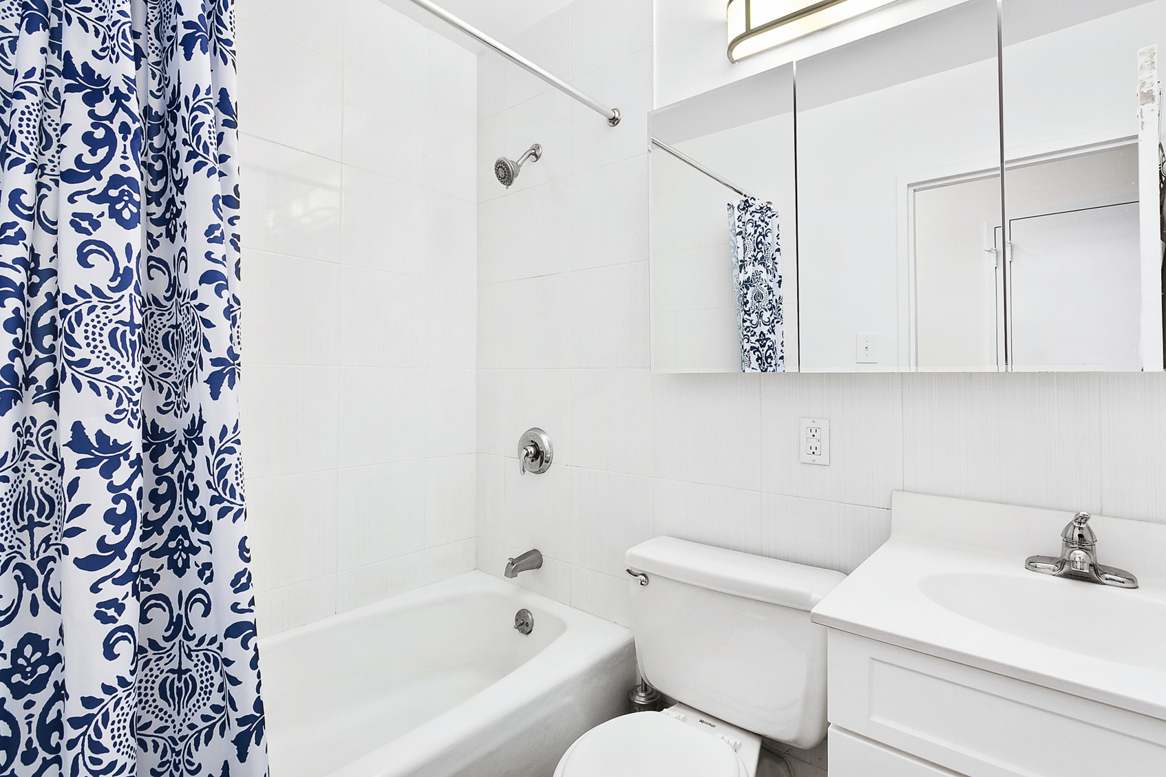 343 East 76th Street, Unit 5C Manhattan, NY 10075 - Photo 3 of 5