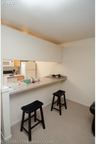 1129 Southwest Gaines Street Portland, OR 97239 - Photo 4 of 13