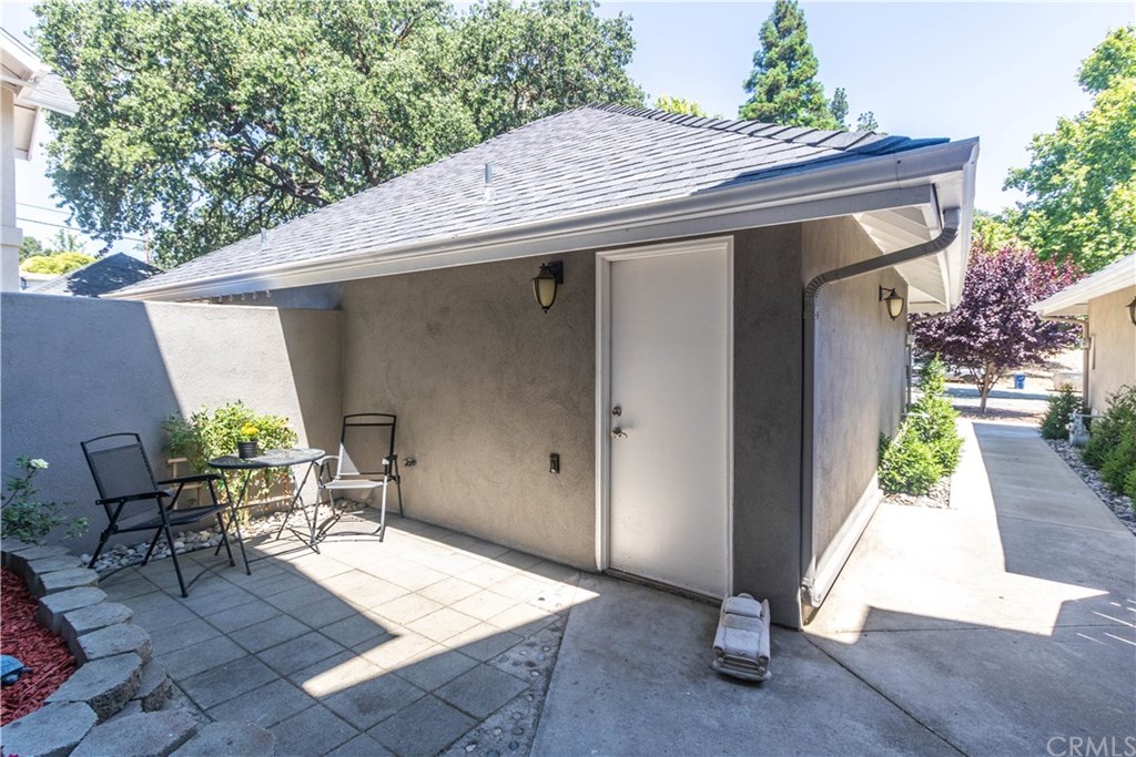 628 4th Street Paso Robles, CA 93446 - Photo 19 of 22 Front entry patio area with access to the detached 1 car garage with laundry hook ups