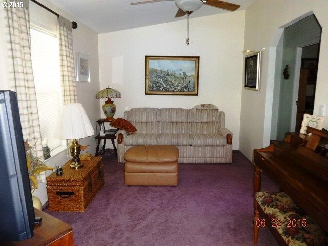 141 West River Ridge Avenue Roseburg, OR 97471 - Photo 2 of 15