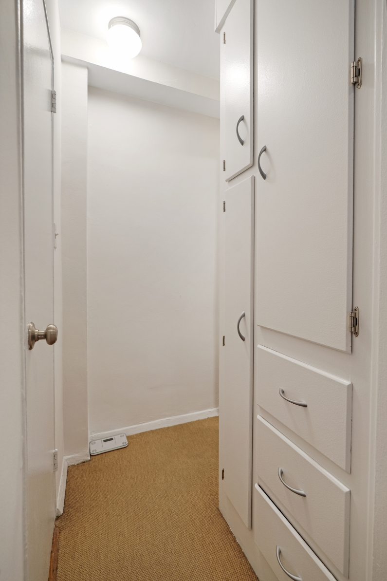 320 East 54th Street, Unit 2A Manhattan, NY 10022 - Photo 9 of 11