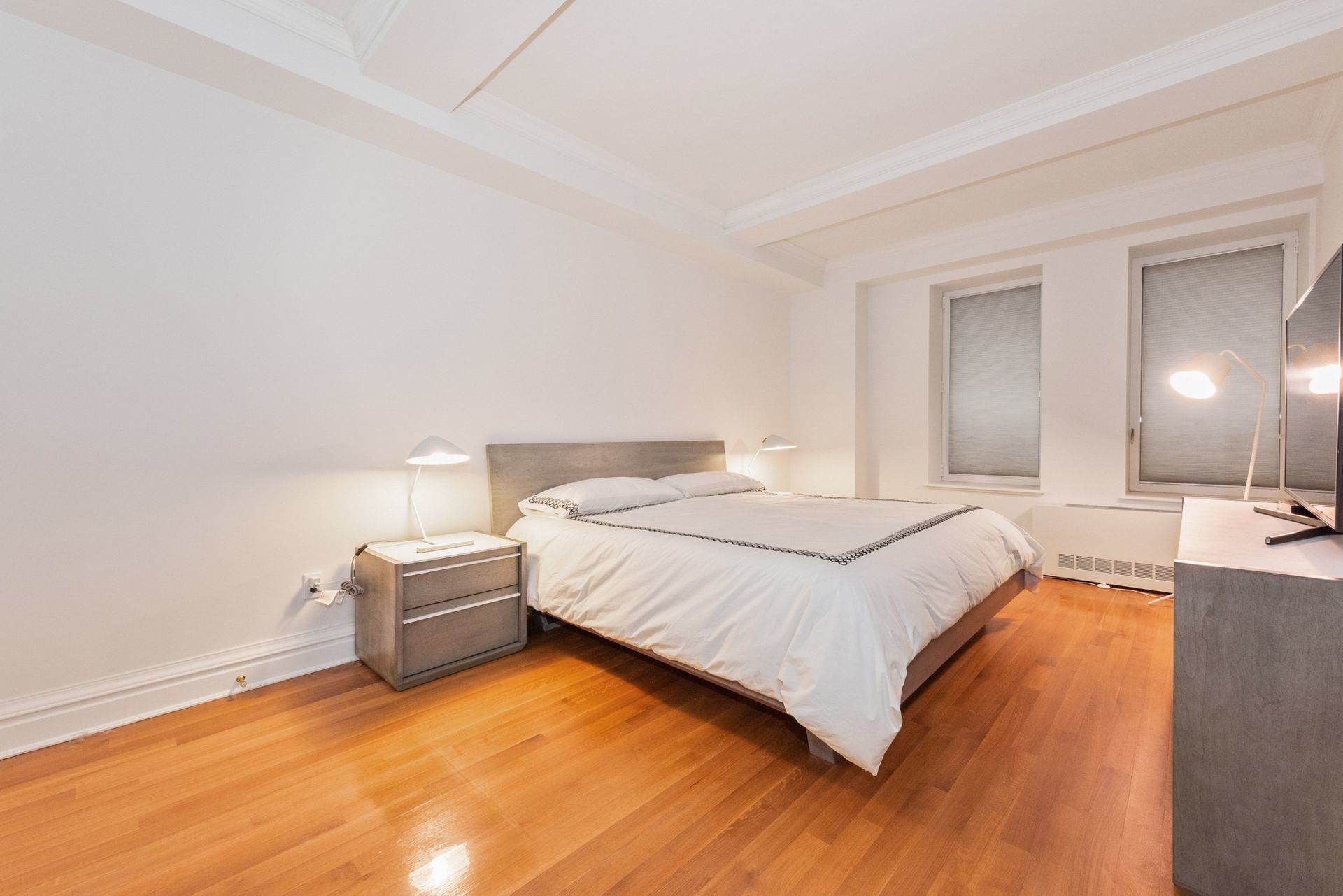 502 Park Avenue, Unit 8F Manhattan, NY 10022 - Photo 4 of 9