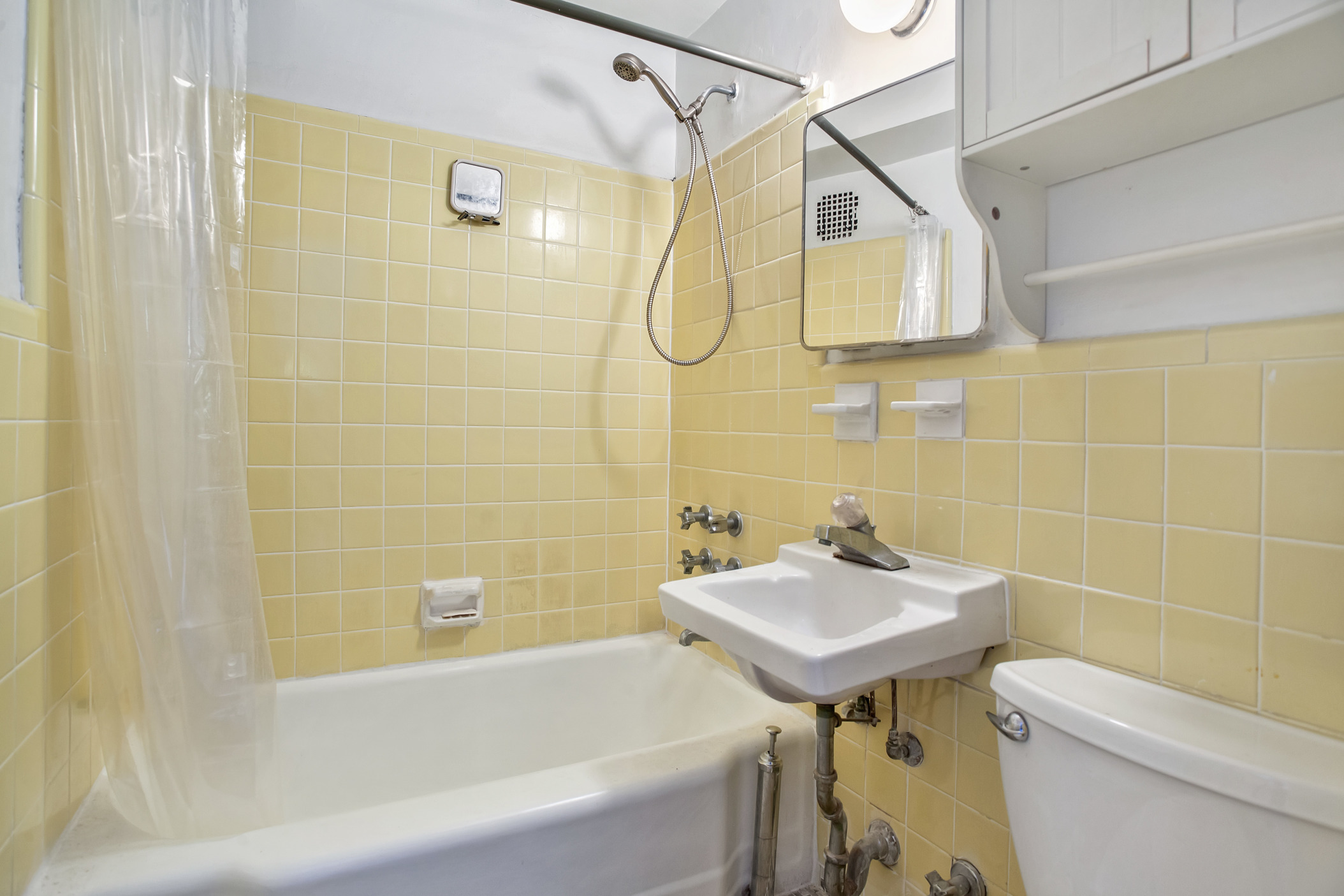 160 9th Avenue, Unit 4R Manhattan, NY 10011 - Photo 4 of 6