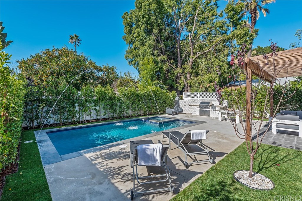4537 Ben Avenue Studio City, CA 91607 - Photo 42 of 50